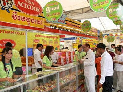 Vietnamese product fair in Cambodia